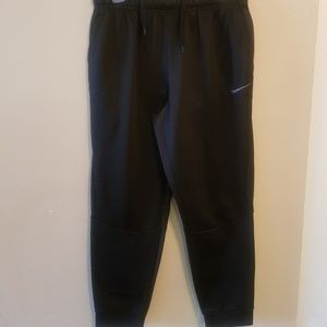 Nike joggers dri-fit therma